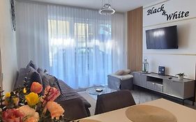 Apartament Black-White